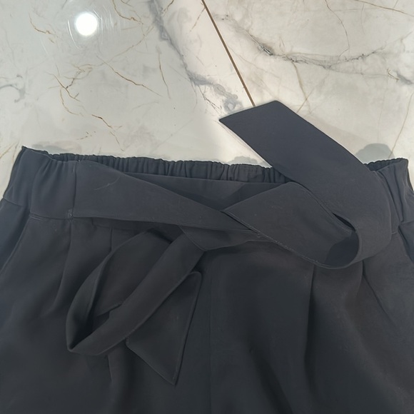 Excellent condition lululemon wide leg trousers size 8 - Picture 3 of 7